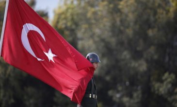 Δεκάδες νέες συλλήψεις στρατιωτικών στην Τουρκία