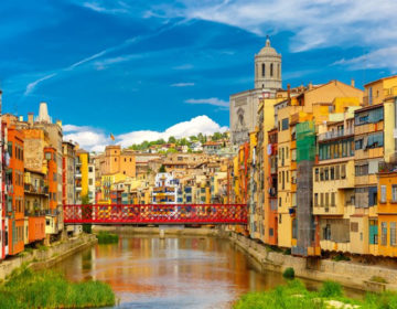 6 λόγοι για τους οποίους πρέπει να επισκεφθείτε τη Χιρόνα της Ισπανίας