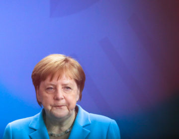 Η FAZ συγχαίρει τον τρόπο που η Μέρκελ αντιμετωπίζει την κατάσταση της υγείας της