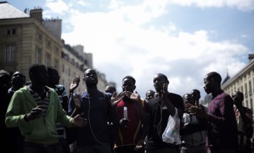 Κατάληψη μεταναστών στο Πάνθεον στο Παρίσι