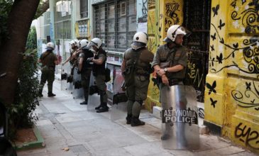 Επίθεση σε αστυνομικούς στα Εξάρχεια: Ανάληψη ευθύνης από την ομάδα «Σύντροφοι, Συντρόφισσες»