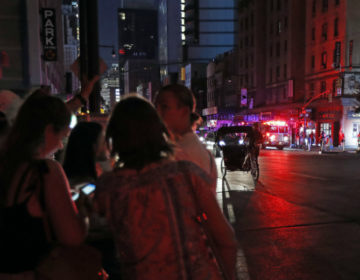 Έσβησαν τα φώτα και στην εμβληματική Time Square από βλάβη στο δίκτυο ηλεκτροδότησης