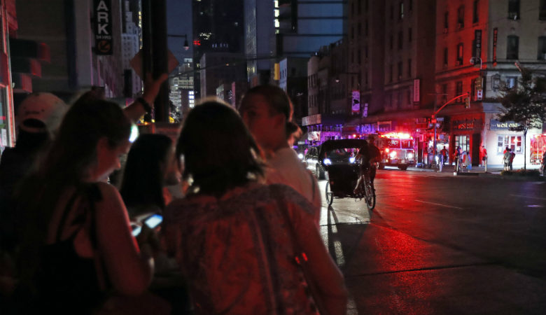 Έσβησαν τα φώτα και στην εμβληματική Time Square από βλάβη στο δίκτυο ηλεκτροδότησης