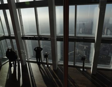 Ο δήμαρχος Λονδίνου μπλοκάρει την κατασκευή της «γυάλινης τουλίπας»