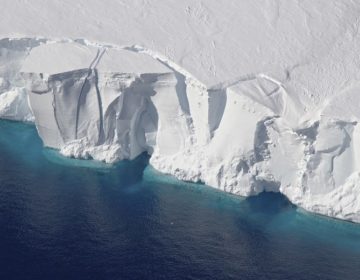 Βομβαρδισμό της Ανταρκτικής με τεχνητό χιόνι μελετούν οι επιστήμονες