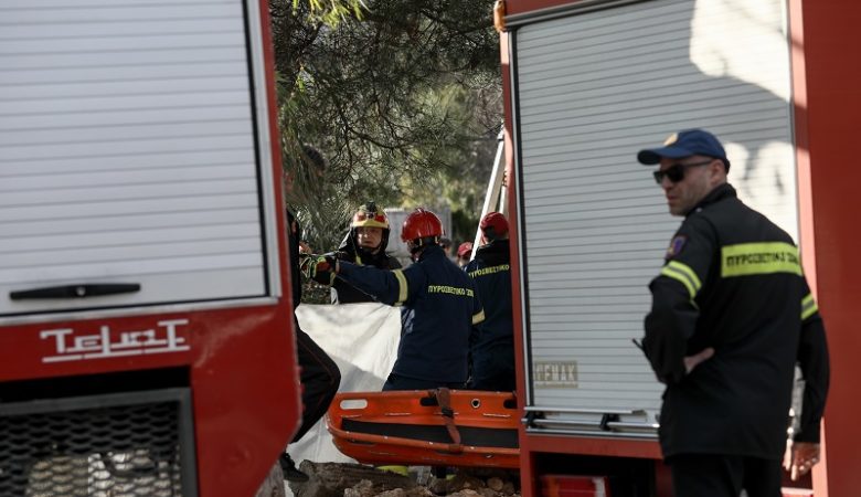 Λέσβος: ΙΧ έπεσε σε γκρεμό – Απεγκλωβίστηκαν η οδηγός και τα τρία ανήλικα παιδιά