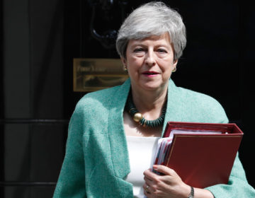 Βουλευτές αγνόησαν τις εντολές της Μέι και δεν πήγαν να ψηφίσουν για το Brexit