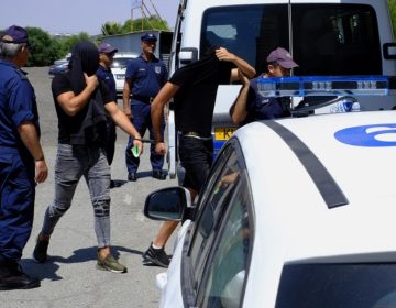 Κύπρος: Οκταήμερη κράτηση των 12 υπόπτων για το βιασμό της 19χρονης