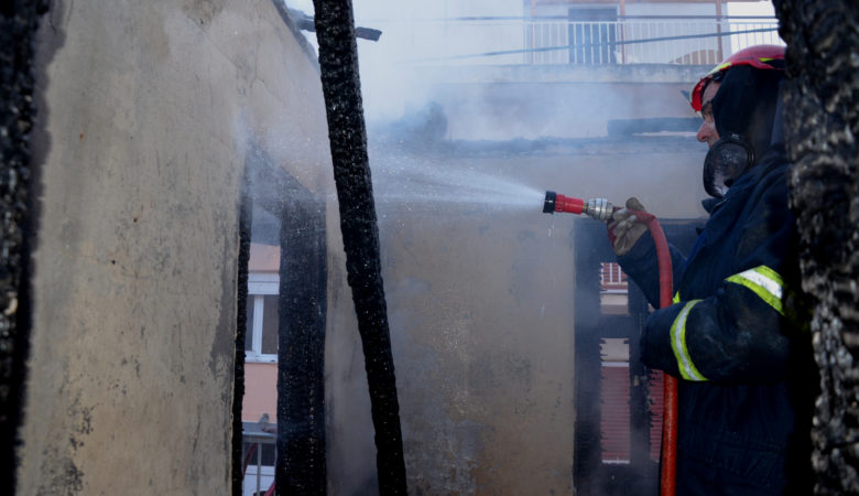 Τραγωδία στη Βοιωτία: Νεκρός άνδρας έπειτα από πυρκαγιά στο σπίτι του