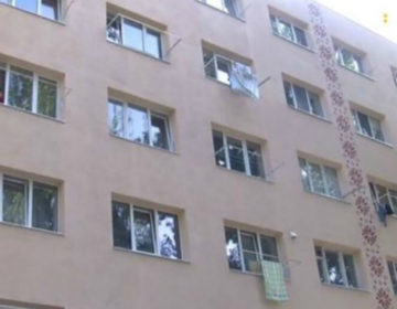 Μωράκι 11 μηνών έπεσε από τον 5ο και σώθηκε από μια απλώστρα