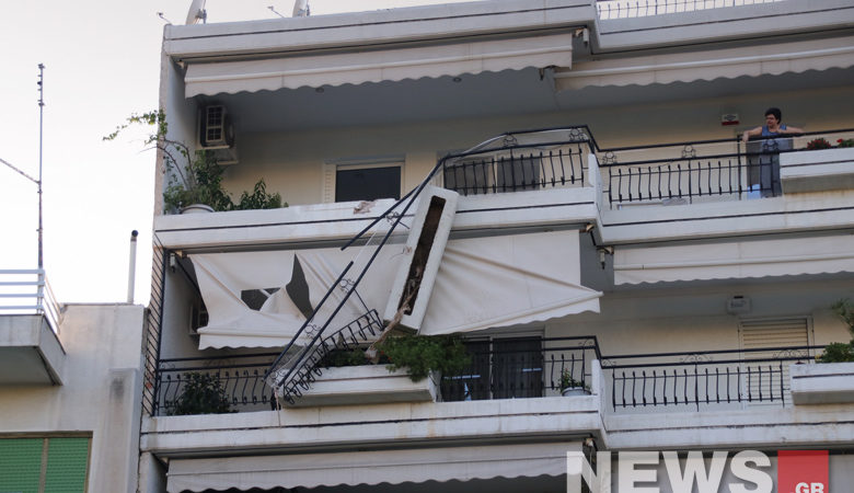 Σεισμός στην Αττική: Ξεκόλλησαν κάγκελα από μπαλκόνι πολυκατοικίας
