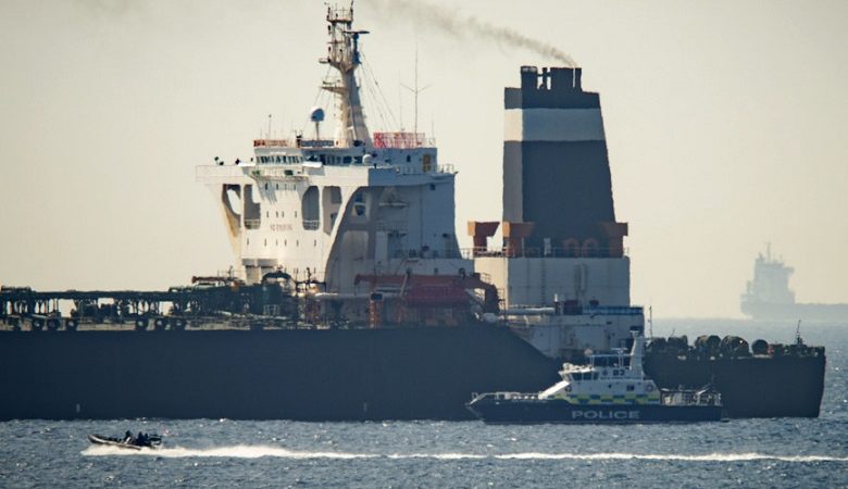 Βρετανικό πλοίο προειδοποίησε ιρανικό πριν τη σύλληψη του δεξαμενόπλοιου