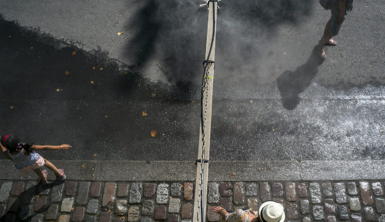 Γαλλία: Οι αρχές έχουν σημάνει συναγερμό για τον καύσωνα σε πολλές χώρες της Ευρώπης