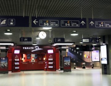 Ο καύσωνας ανάγκασε τα τρένα να τραβήξουν χειρόφρενο στο Βέλγιο