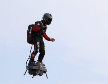 Ο Φρανκ Ζαπάτα έπεσε στη θάλασσα στην προσπάθειά του να διασχίσει την Μάγχη