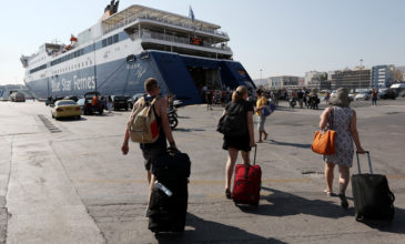 Αγίου Πνεύματος 2020: Ομαλά η αναχώρηση των ταξιδιωτών από τα λιμάνια