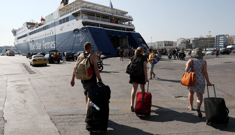 Αγίου Πνεύματος 2020: Ομαλά η αναχώρηση των ταξιδιωτών από τα λιμάνια