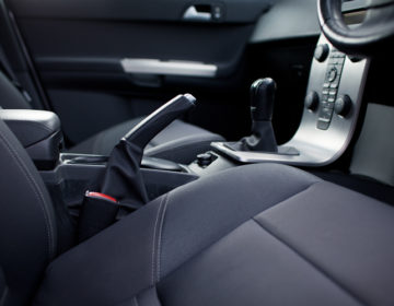 Γυναίκα πούλησε το αμάξι της και ξέχασε μέσα στο ντουλαπάκι ένα…sex toy