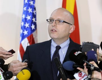 Ρίκερ: Η Συμφωνία των Πρεσπών παράδειγμα θαρραλέων λύσεων στα προβλήματα