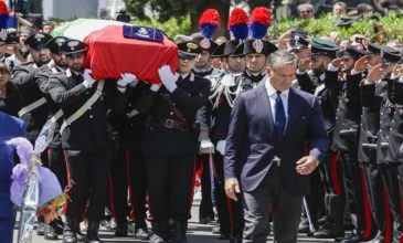 Θρήνος στην κηδεία του Ιταλού αστυνομικού που δολοφονήθηκε από τουρίστα