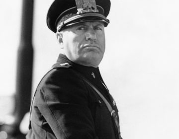 Ιταλία: Σάλος με αποκατάσταση επιγραφής σε βράχο που παραπέμπει στον Μουσολίνι