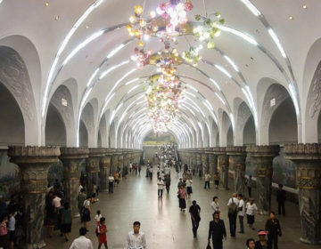 Μια σπάνια ματιά στο υπόγειο σύστημα μετρό της Πιονγκγιάνγκ