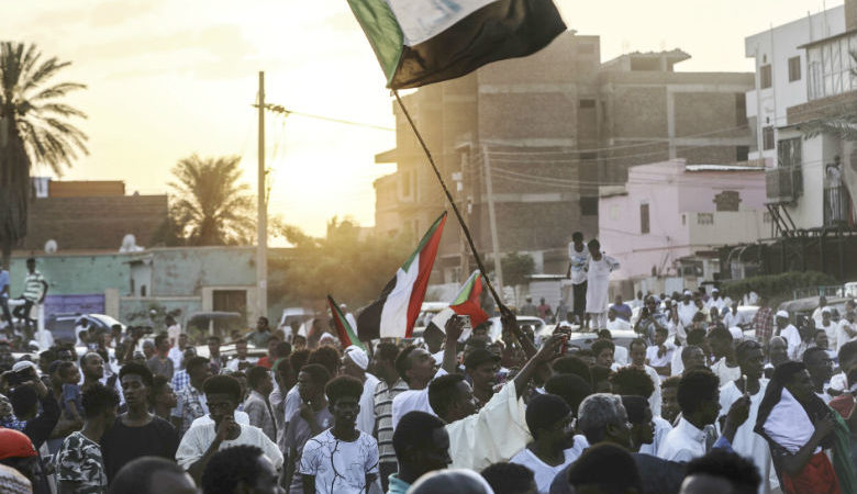 Ελεύθεροι σκοπευτές σκότωσαν τέσσερις μαθητές και έναν ενήλικα σε διαδήλωση στο Σουδάν