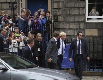 Αποδοκίμασαν τον Μπόρις Τζόνσον στο Εδιμβούργο της Σκωτίας