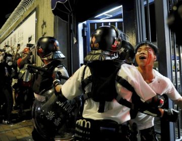 Ταραχές στο Χονγκ Κονγκ μεταξύ αστυνομικών και διαδηλωτών