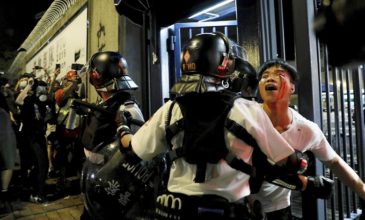 Ταραχές στο Χονγκ Κονγκ μεταξύ αστυνομικών και διαδηλωτών