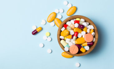 Κορονοϊός: O ΕΜΑ ξεκίνησε την αξιολόγηση για το χάπι Molnupiravir