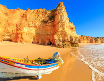 Στην Αλγκάρβε θα βρείτε τη δική σας τέλεια παραλία