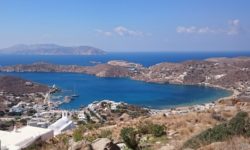 Τουρίστας στην Ίο ξυλοκόπησε 33χρονο και έκλεψε τη μοτοσικλέτα του