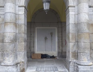 Εκατοντάδες άστεγοι έστησαν σκηνές έξω από το μουσείο Πράδο στη Μαδρίτη