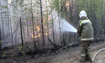 Δυνάμεις του στρατού στην κατάσβεση των πυρκαγιών στη Σιβηρία
