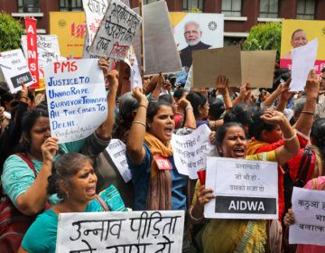 Βίασαν, στραγγάλισαν και στη συνέχεια αποκεφάλισαν 3χρονη στην Ινδία