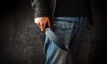 Άγιος Παντελεήμονας: Έβγαλε μαχαίρι και απειλούσε την γυναίκα του και τα παιδιά του