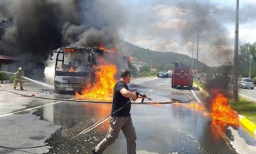 Πέντε νεκροί από πυρκαγιά σε λεωφορείο στην Τουρκία