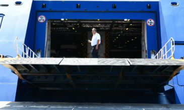 Επέστρεψαν με ασφάλεια στον Πειραιά οι 1.365 επιβάτες του «Μπλου Σταρ Νάξος»