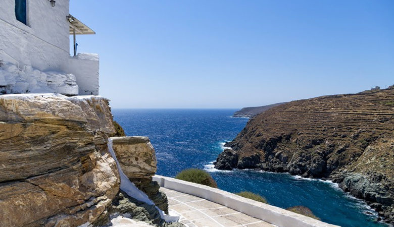 Evening Standard: Αυτά είναι τα 20 ωραιότερα ελληνικά νησιά για το 2022