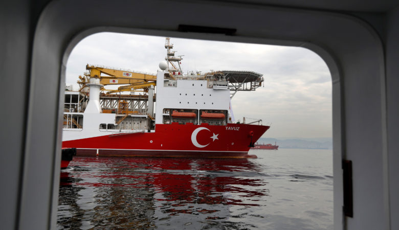 Τζουμχουριέτ: Η Τουρκία αποσύρει τα γεωτρύπανά της μετά το εμπάργκο των ΗΠΑ