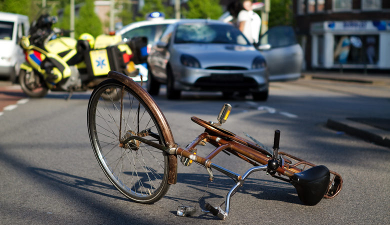 Χανιά: Γλίτωσε τα χειρότερα ποδηλάτισσα σε σύγκρουση με αυτοκίνητο