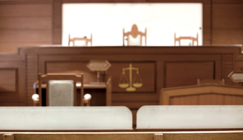 Αντιδρούν δικαστές και εισαγγελείς στην παράταση του δικαστικού έτους λόγω του κοροναϊού