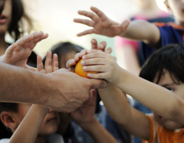 Κάτω από το όριο της φτώχειας 1 στα 4 παιδιά στη Ρωσία