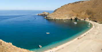 Η Άνδρος στην κορυφή των «μυστικών» ελληνικών νησιών που προτείνονται στους Ευρωπαίους ταξιδιώτες