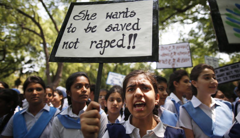 Ανήλικη θύμα βιασμού στην Ινδία ζήτησε βοήθεια κι εκείνοι την ξαναβίασαν
