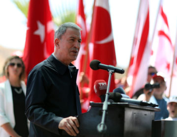 «Μαστίγιο και καρότο» από τον Ακάρ: Τείνουμε χείρα φιλίας αλλιώς το τίμημα θα είναι βαρύ