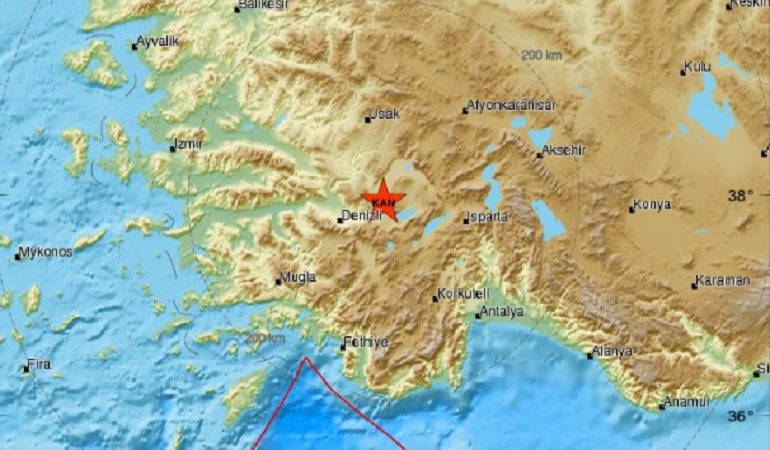 Ισχυρός σεισμός στη Δυτική Τουρκία