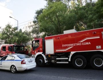 Ζευγάρι ηλικιωμένων απεγκλωβίστηκαν από φλεγόμενη μεζονέτα στην Πυλαία Θεσσαλονίκης