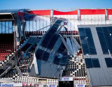 Κατέρρευσε τμήμα από το στέγαστρο του γηπέδου της ‘Αλκμααρ